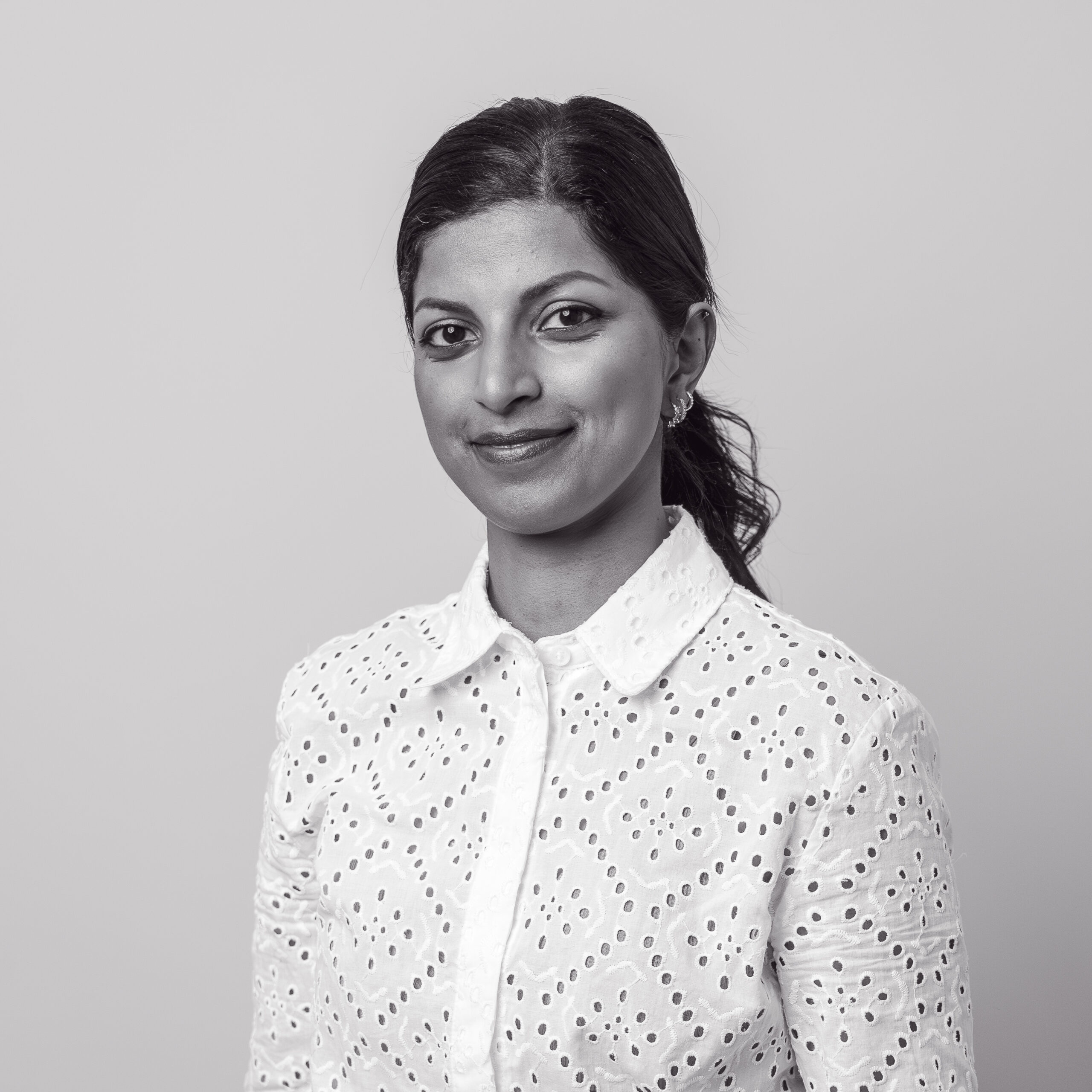 Lege i Bergen og online - Dr. Asha Sundaran Blåsternes